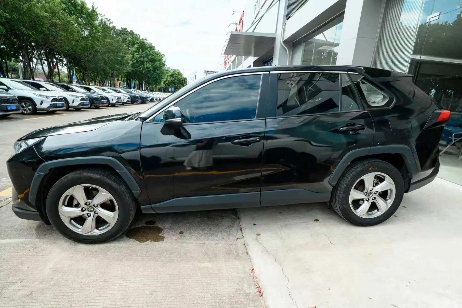 2023 Toyota RAV4 black side view