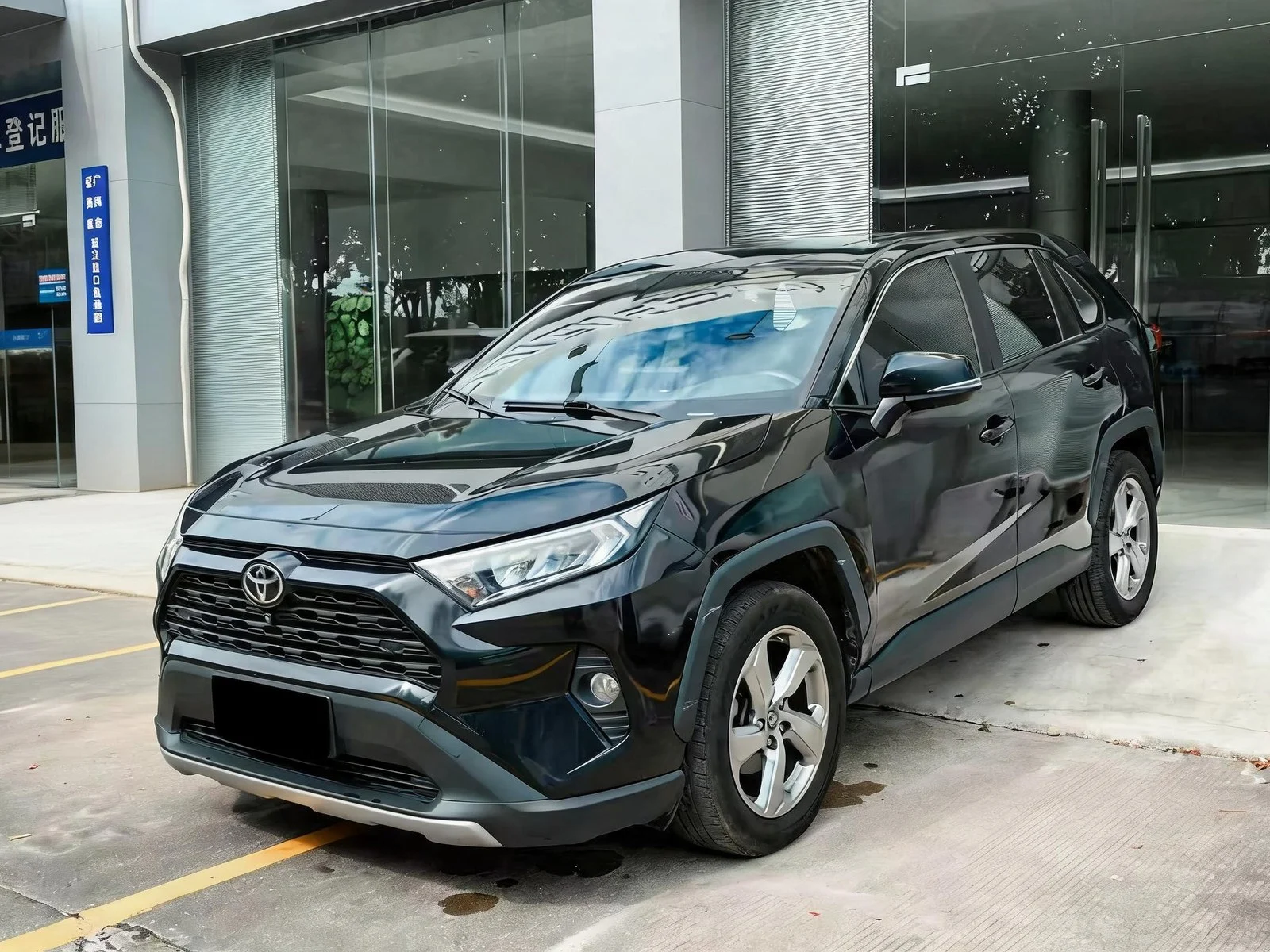 2023 Toyota RAV4 black front three-quarter view