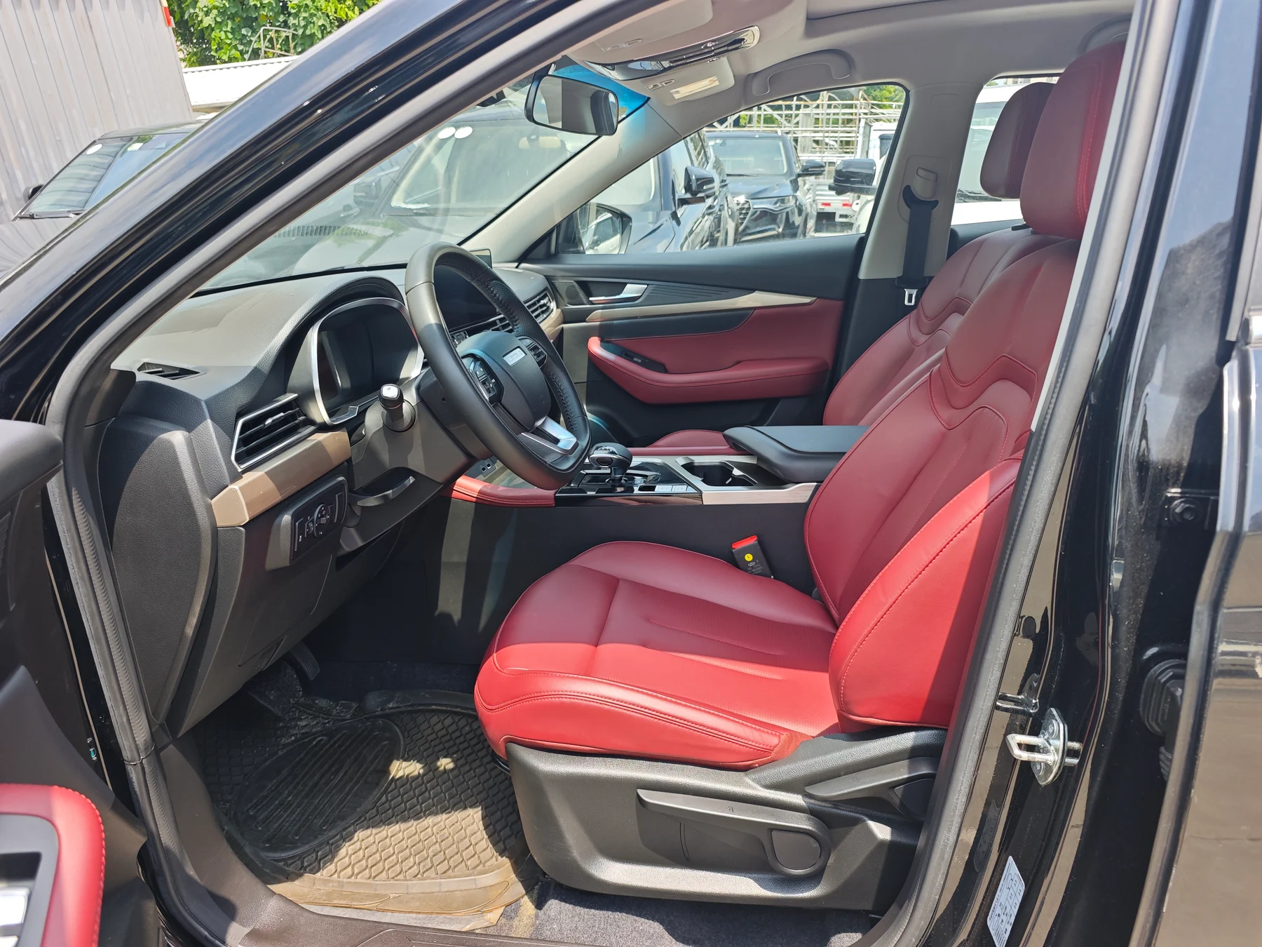 2024 Jetour X70 Pro black interior