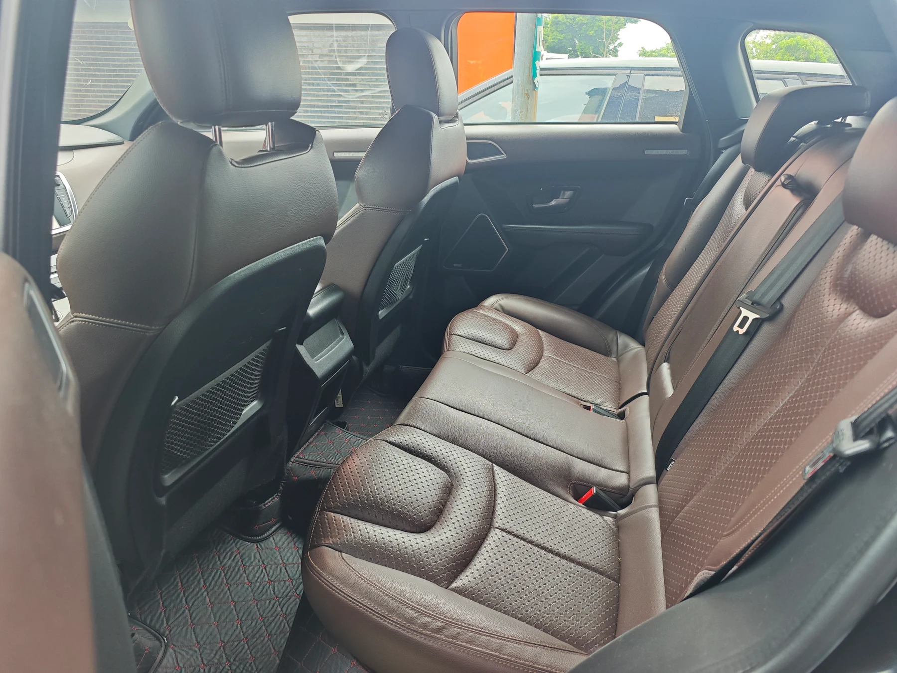 2016 Landwind X7 brown interior