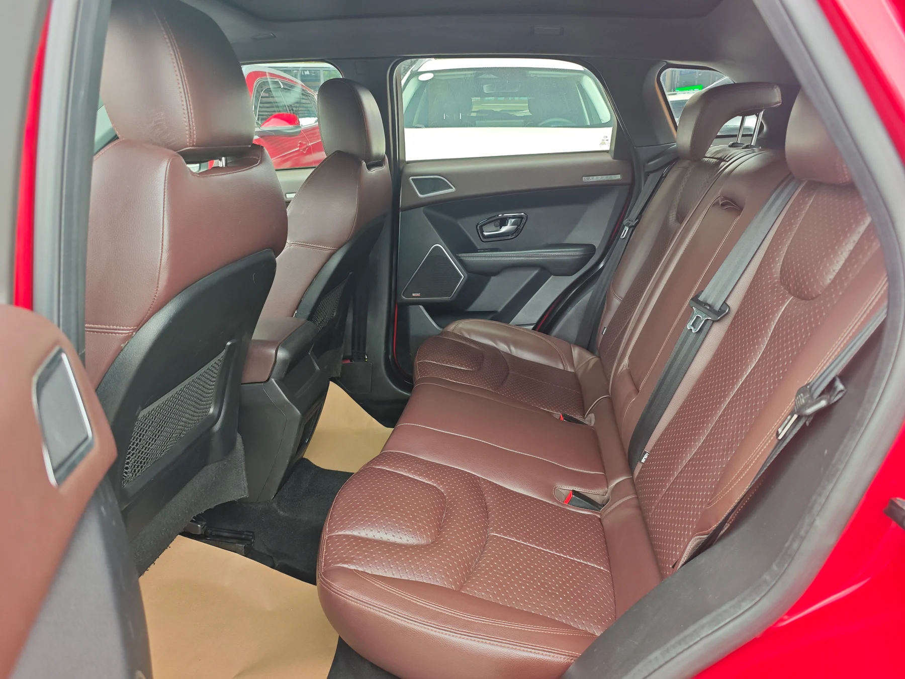 2016 Landwind X7 red interior