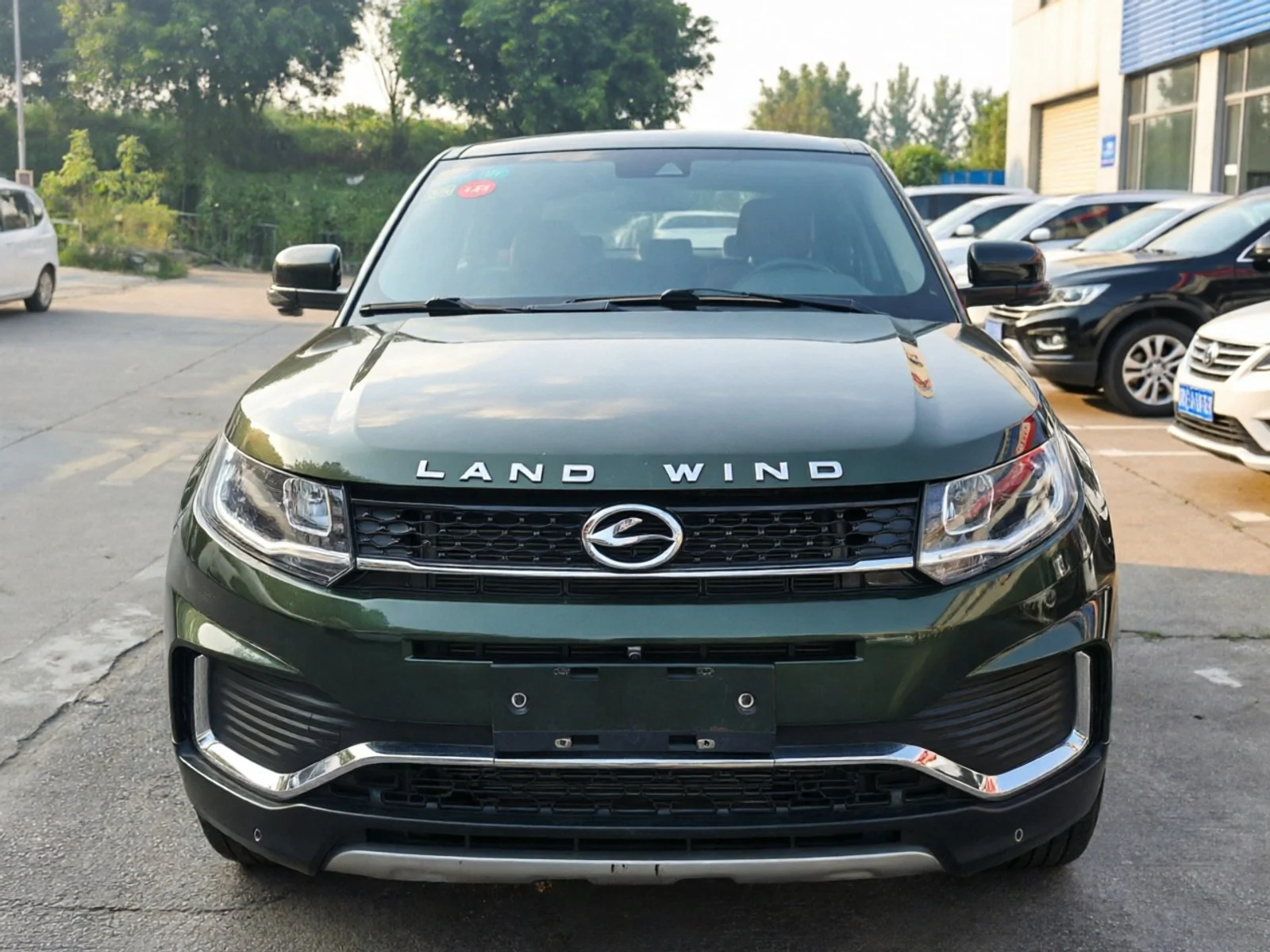 2018 Landwind X7 green front view