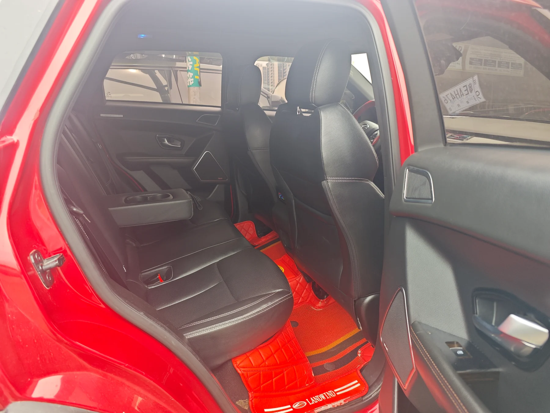 2018 Landwind X7 red interior