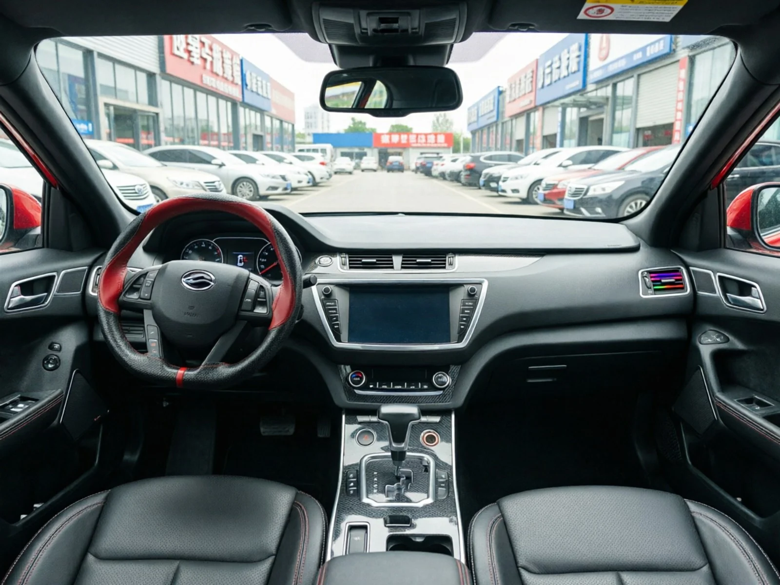 2018 Landwind X7 black interior
