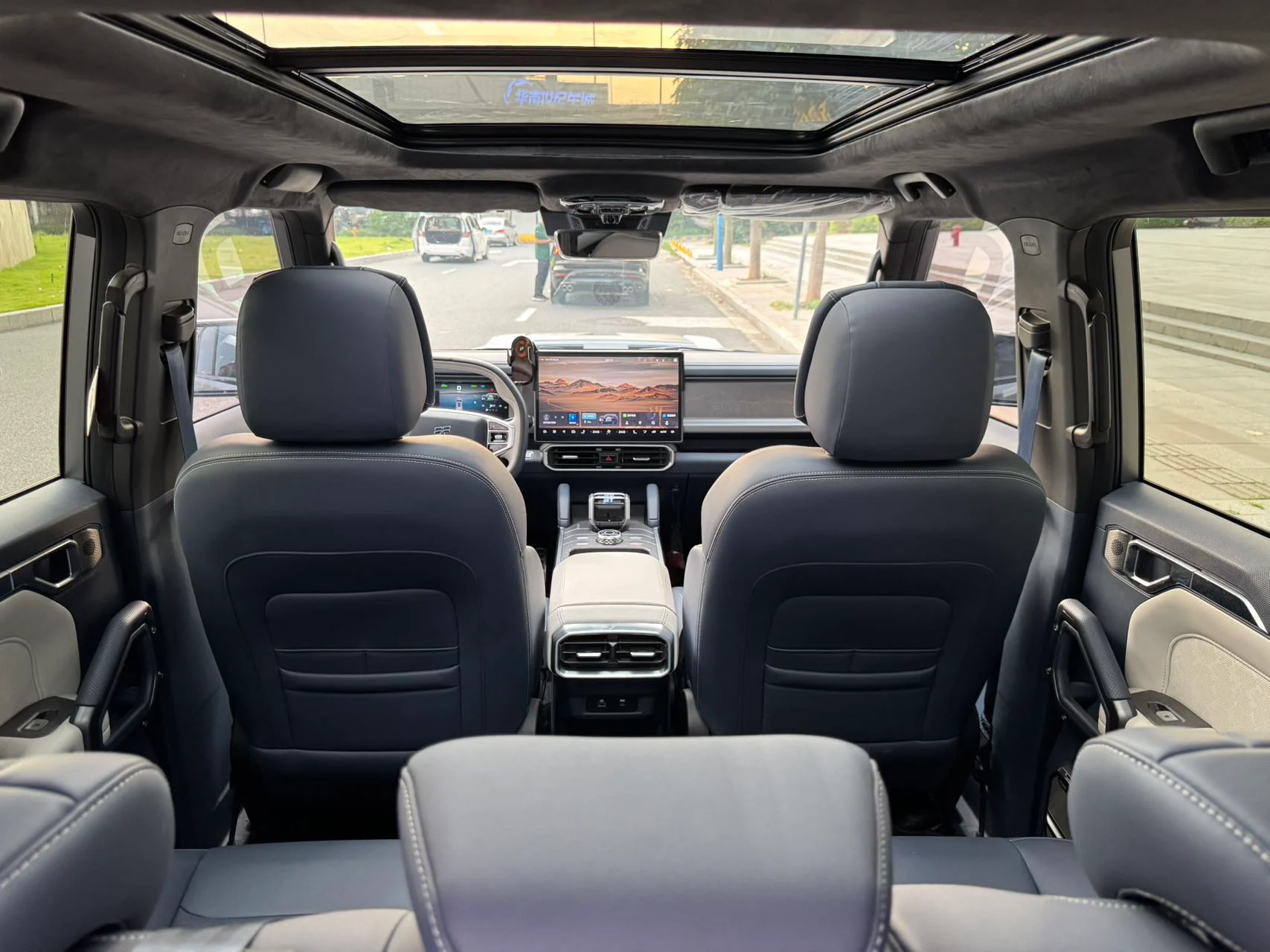 2024 Jetour T2 grey interior
