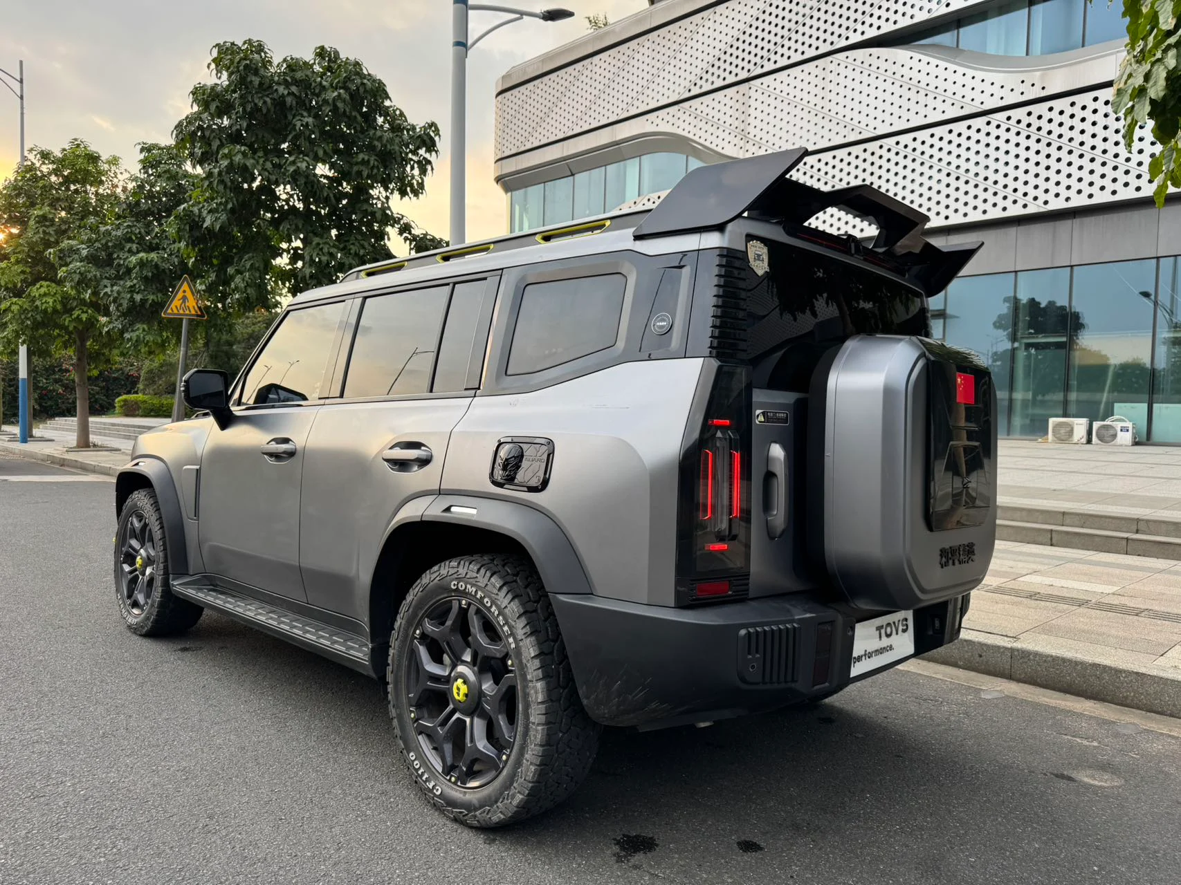 2024 Jetour T2 grey rear three-quarter view
