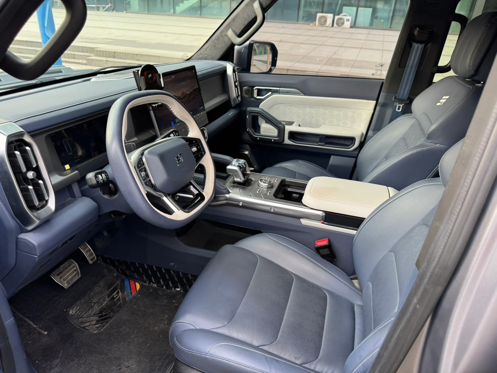 2024 Jetour T2 grey interior