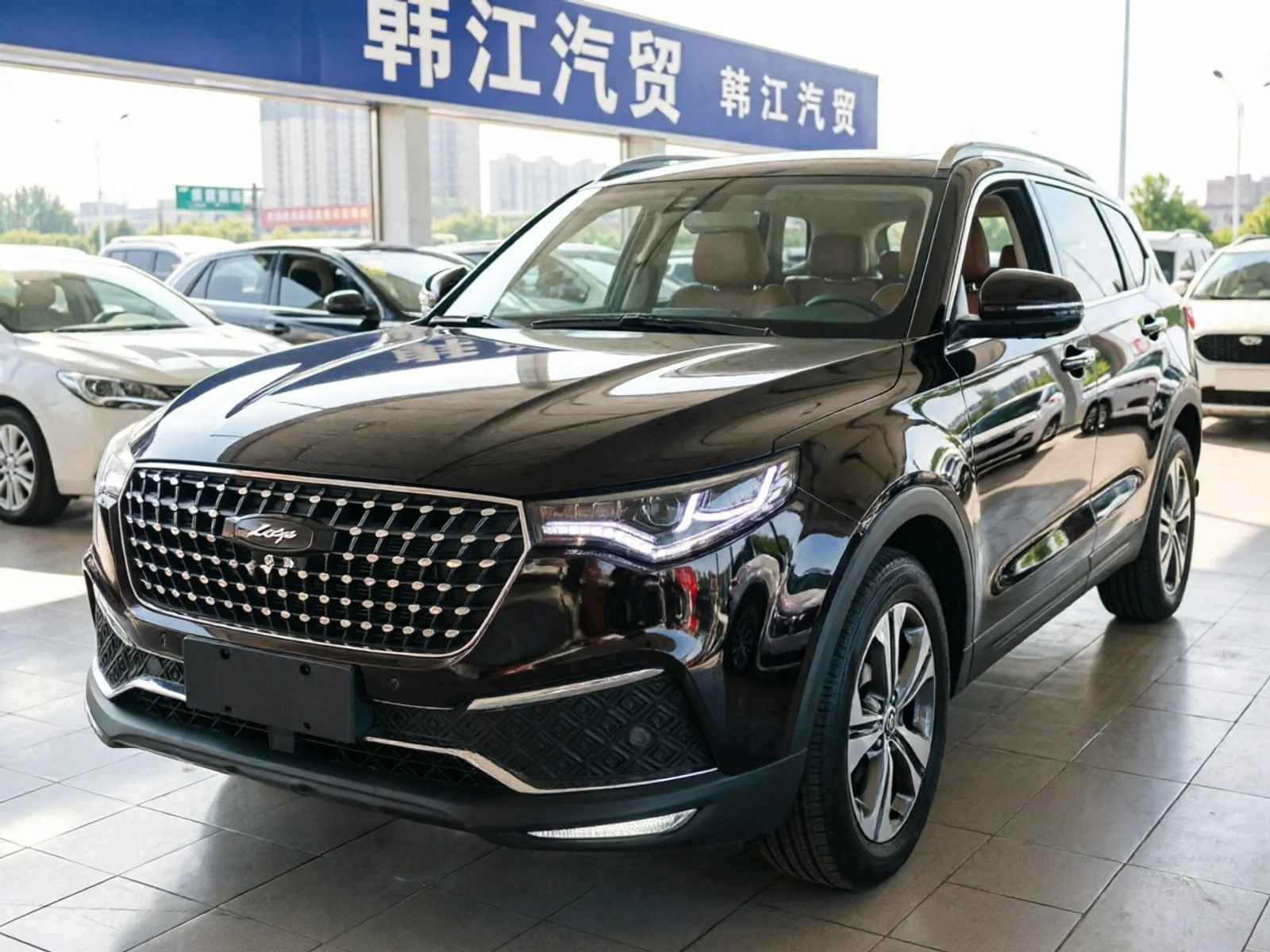 2017 Zotye T700 brown front three-quarter view