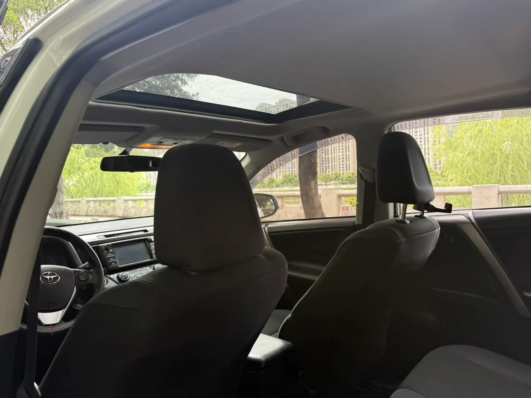 2017 Toyota RAV4 used car in Foshan China