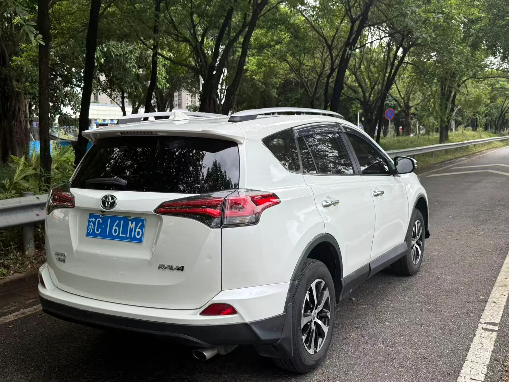 2017 Toyota RAV4 used car in Foshan China