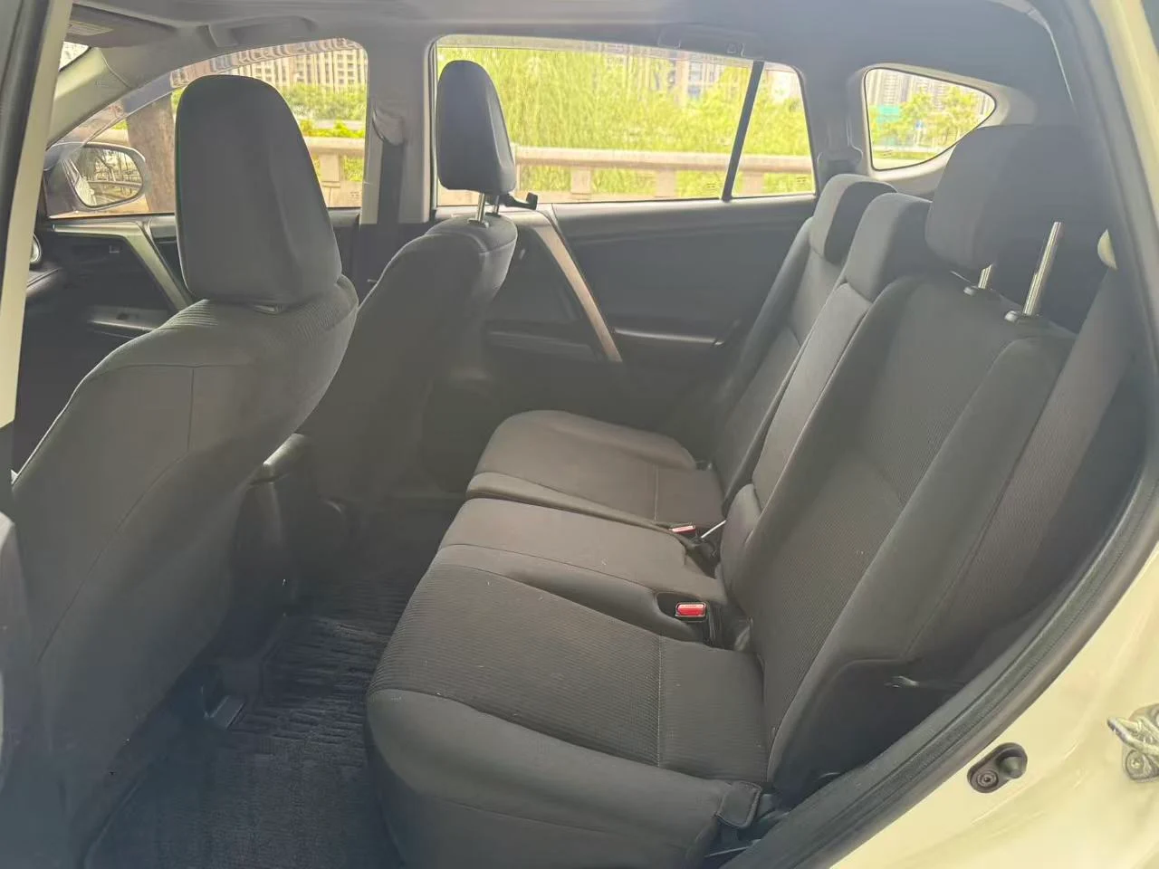 2017 Toyota RAV4 used car in Foshan China