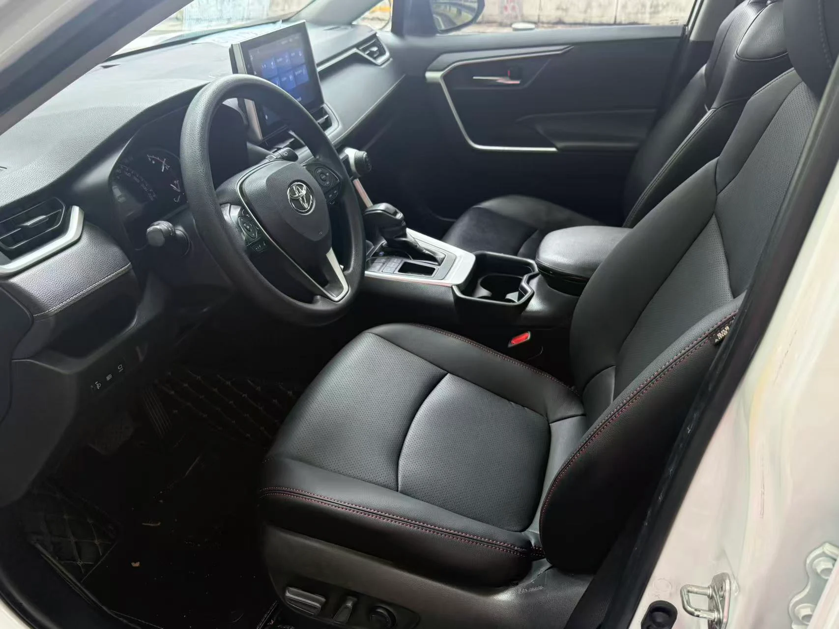 2021 Toyota RAV4 white interior