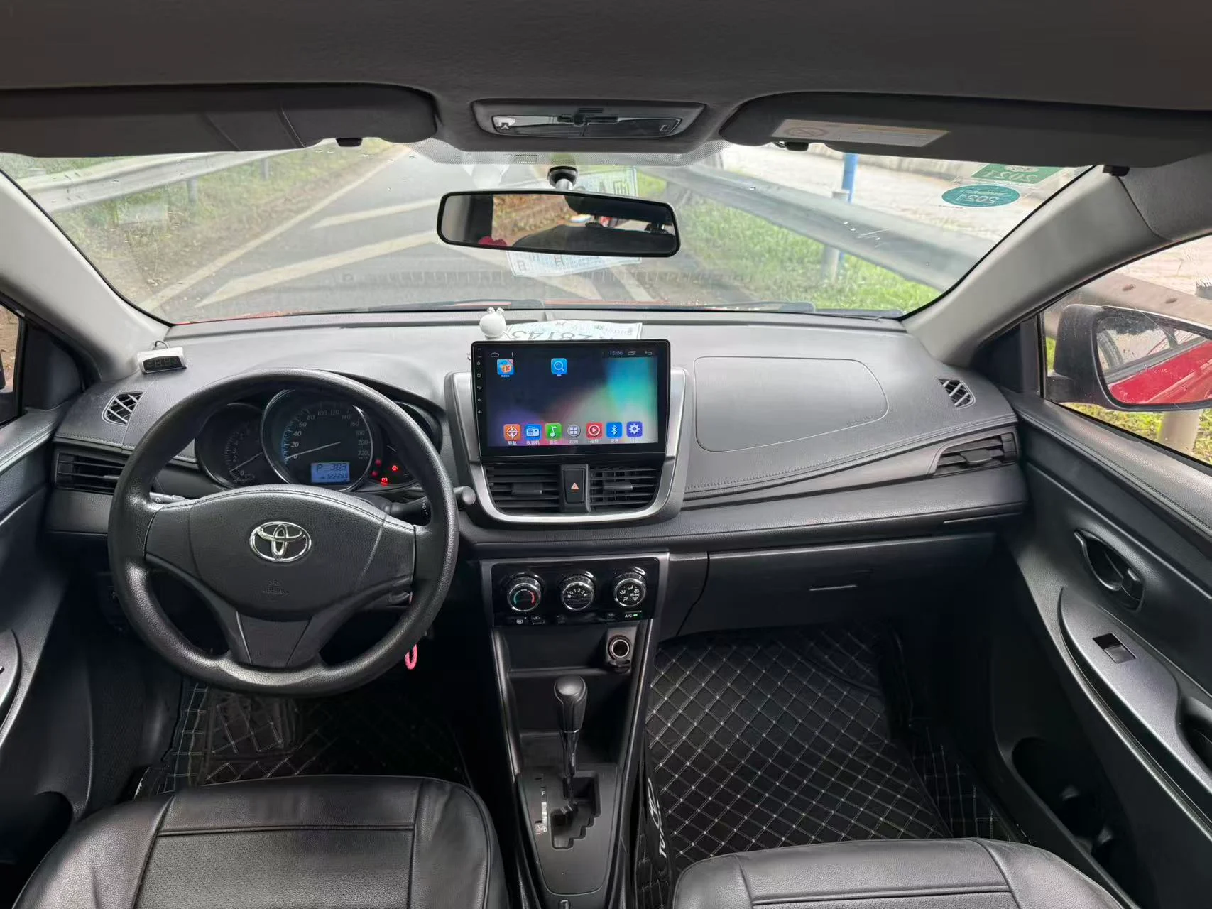 2016 Toyota Yaris used car in Foshan China