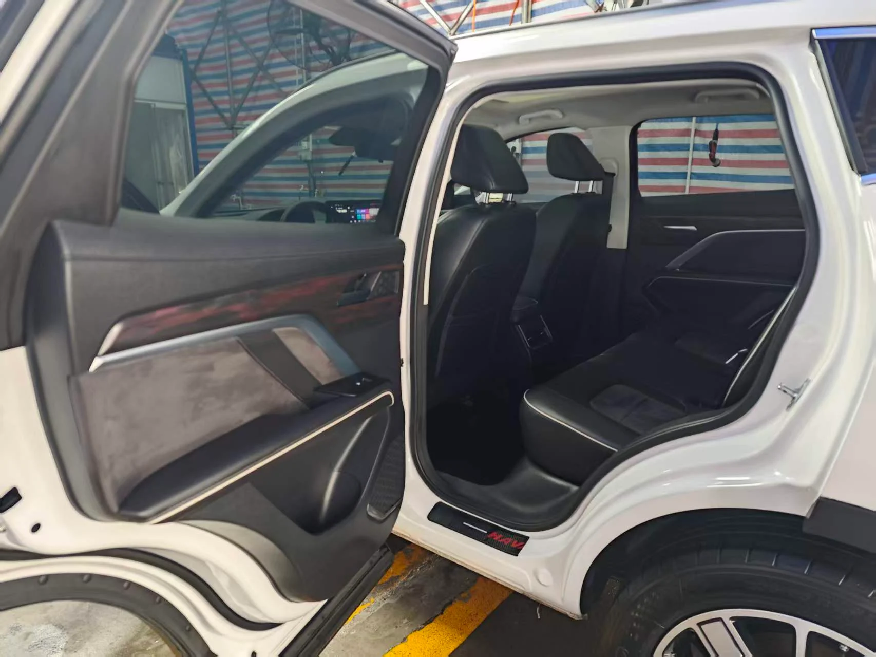 2023 Haval H6 white interior