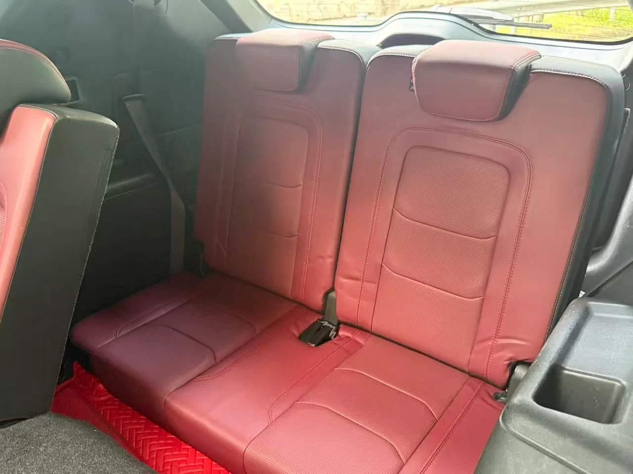 2022 Jetour X70 PLUS red interior