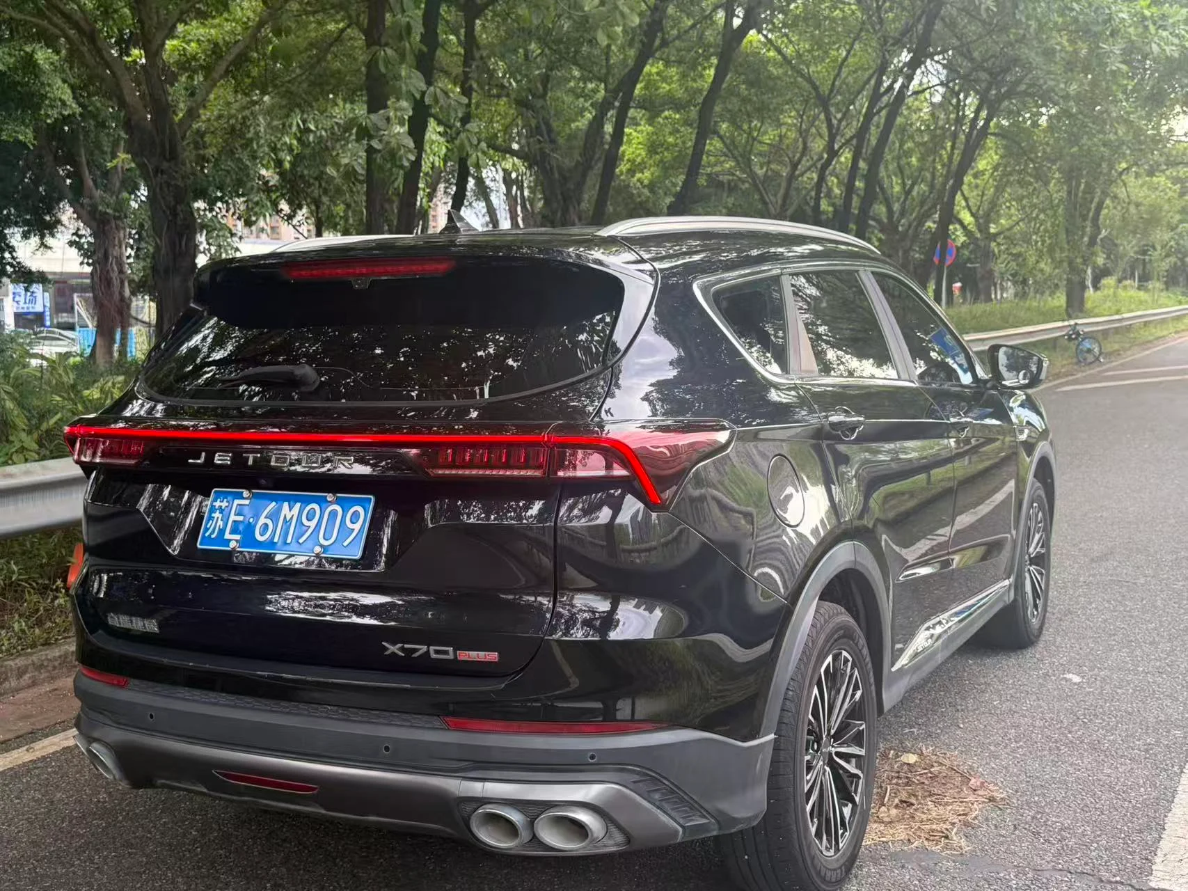 2022 Jetour X70 PLUS black rear three-quarter view