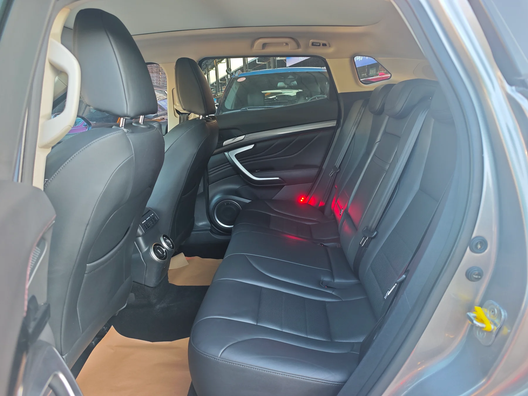 2017 WEY VV7 silver interior