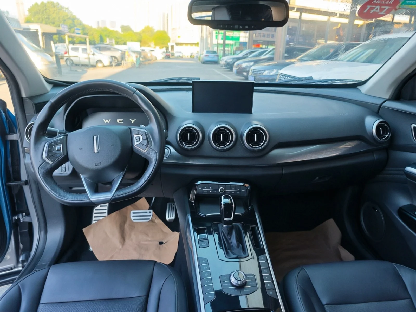 2017 WEY VV7 black interior