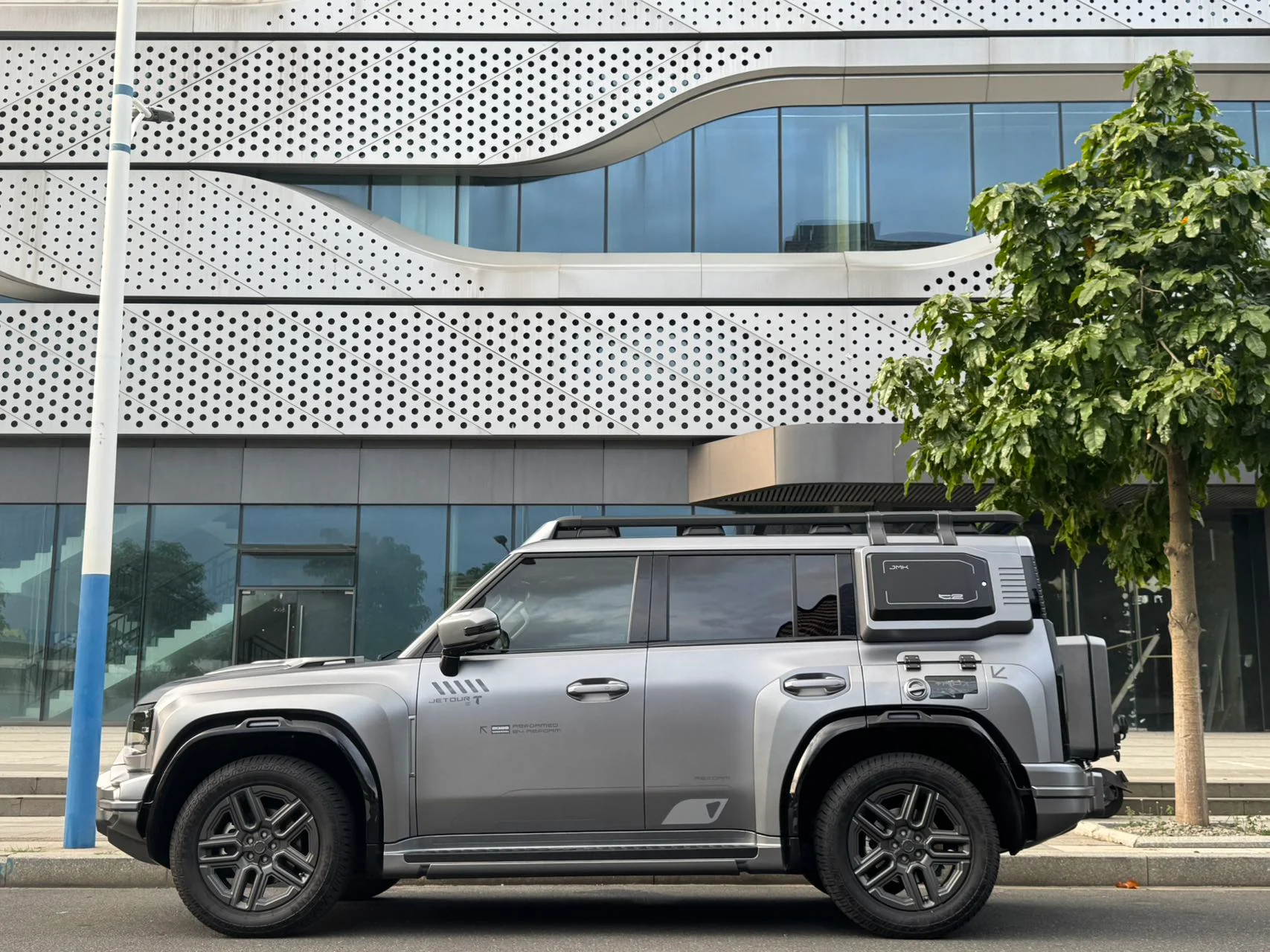 2025 Jetour T2 grey side view
